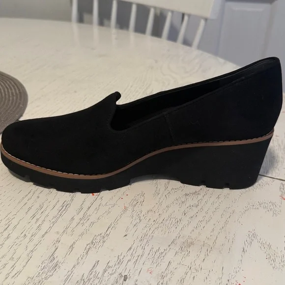 Vionic Willa Black Suede Wedge Women's Loafers. Size 10 - Picture 2 of 4